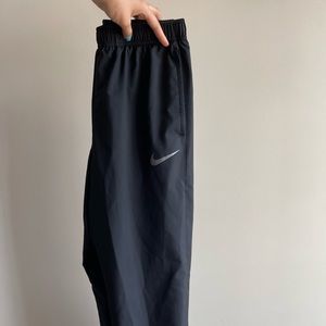Nike Drifit men’s training pants, black, size L